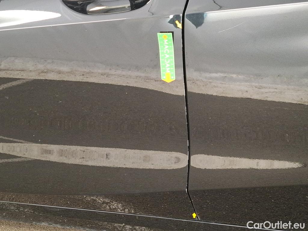  Bmw  Serie 1 BMW Série 1 / 2019 / 5P / Berline 118i DKG7 Business Design #16