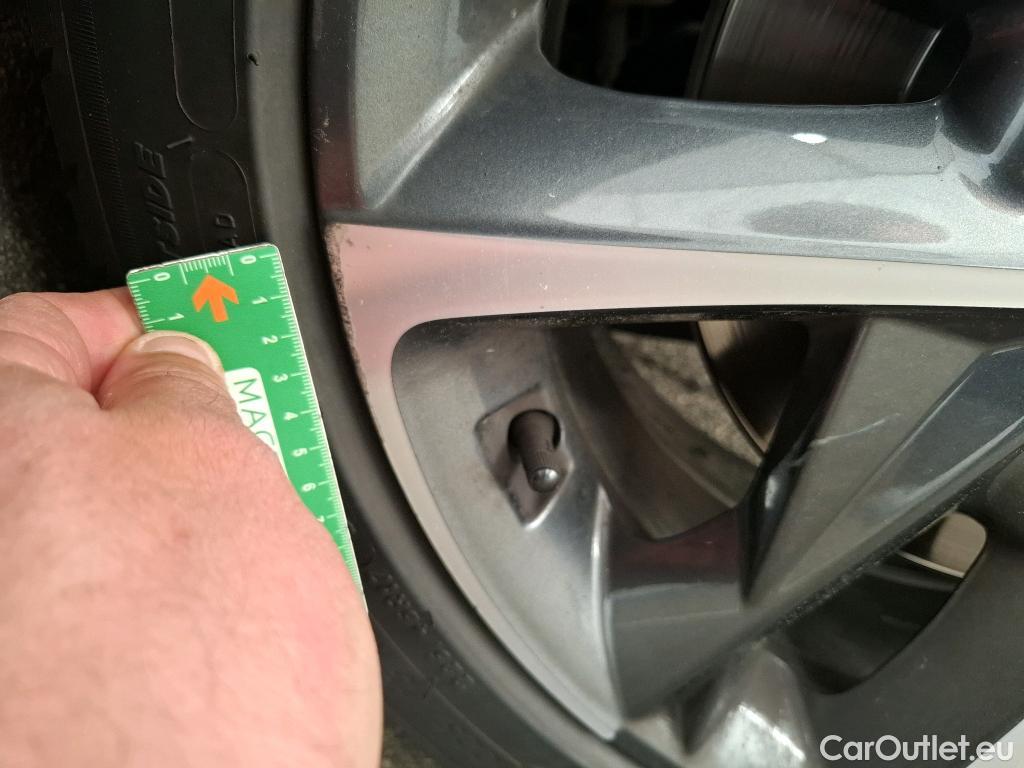  Hyundai  i30 HYUNDAI  Sport Wagon  2020  5P  Break 10 TGDI 120 MHEV IMT CREATIVE SW #29