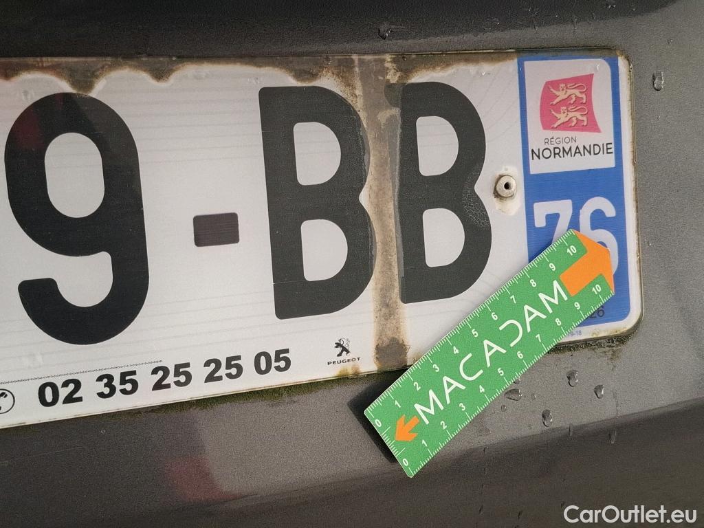  Peugeot  2008 PEUGEOT  5p Crossover BlueHDi 100 ¤6.c S&S ALLURE BUSINESS #71