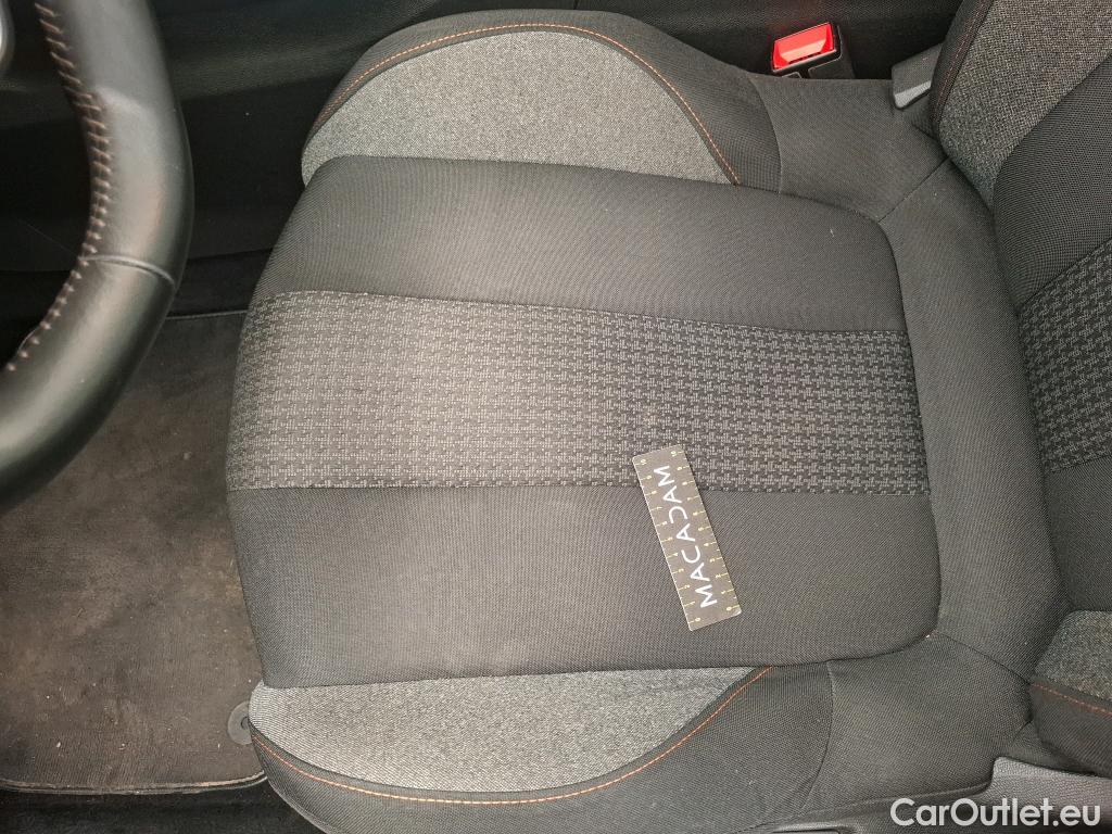  Peugeot  3008  Active Pack 1.5 HDi 130CV BVA8 E6d #38