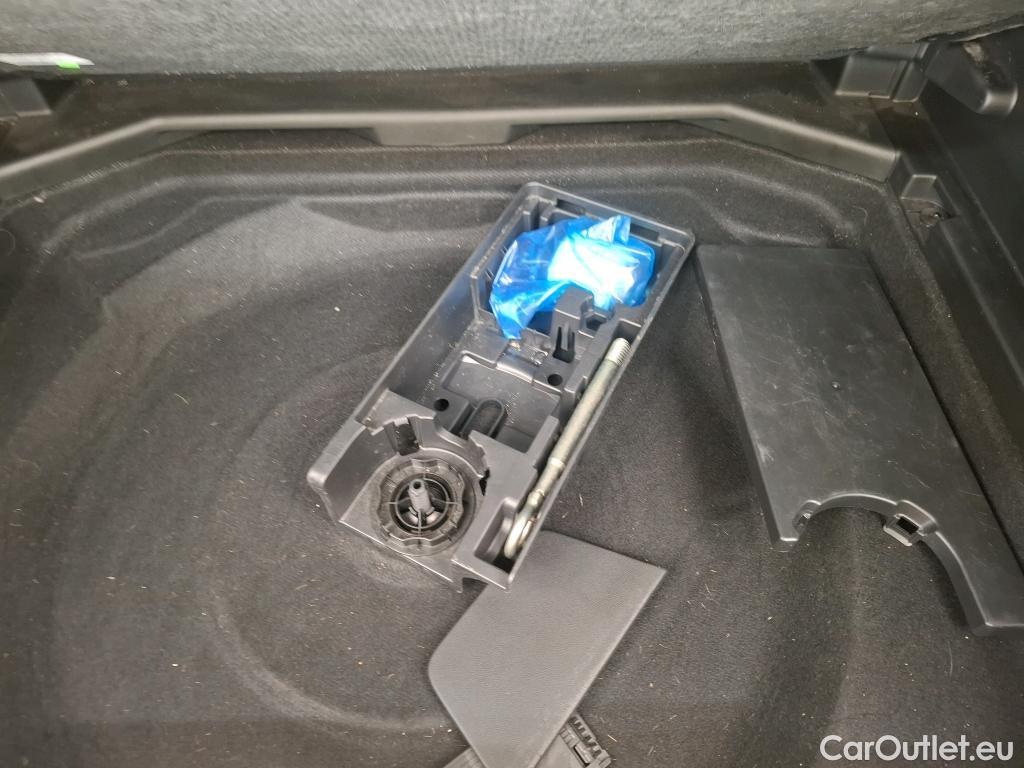  Peugeot  3008  Active Pack 1.5 HDi 130CV BVA8 E6d #20