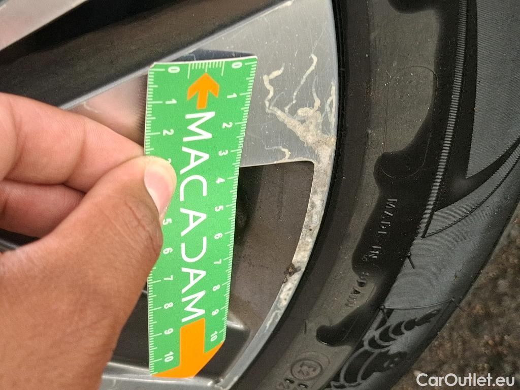  Peugeot  2008 PEUGEOT  5p Crossover BlueHDi 100 ¤6.c S&S ALLURE BUSINESS #38