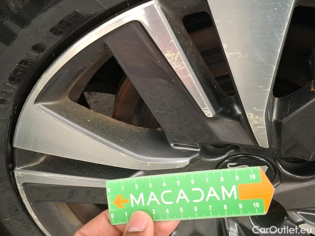  Peugeot  2008 PEUGEOT  5p Crossover BlueHDi 100 ¤6.c S&S ALLURE BUSINESS #51