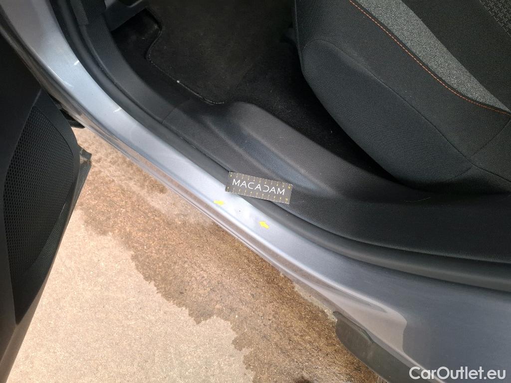  Peugeot  3008  Active Pack 1.5 HDi 130CV BVA8 E6d #1