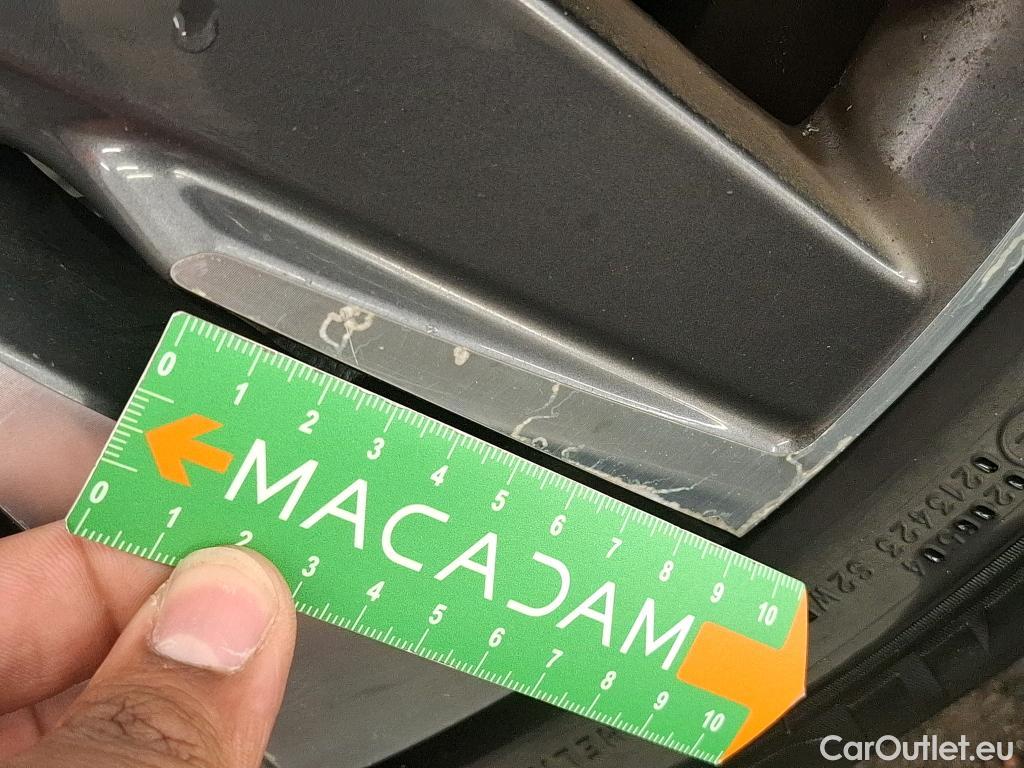  Peugeot  2008 PEUGEOT  5p Crossover BlueHDi 100 ¤6.c S&S ALLURE BUSINESS #40