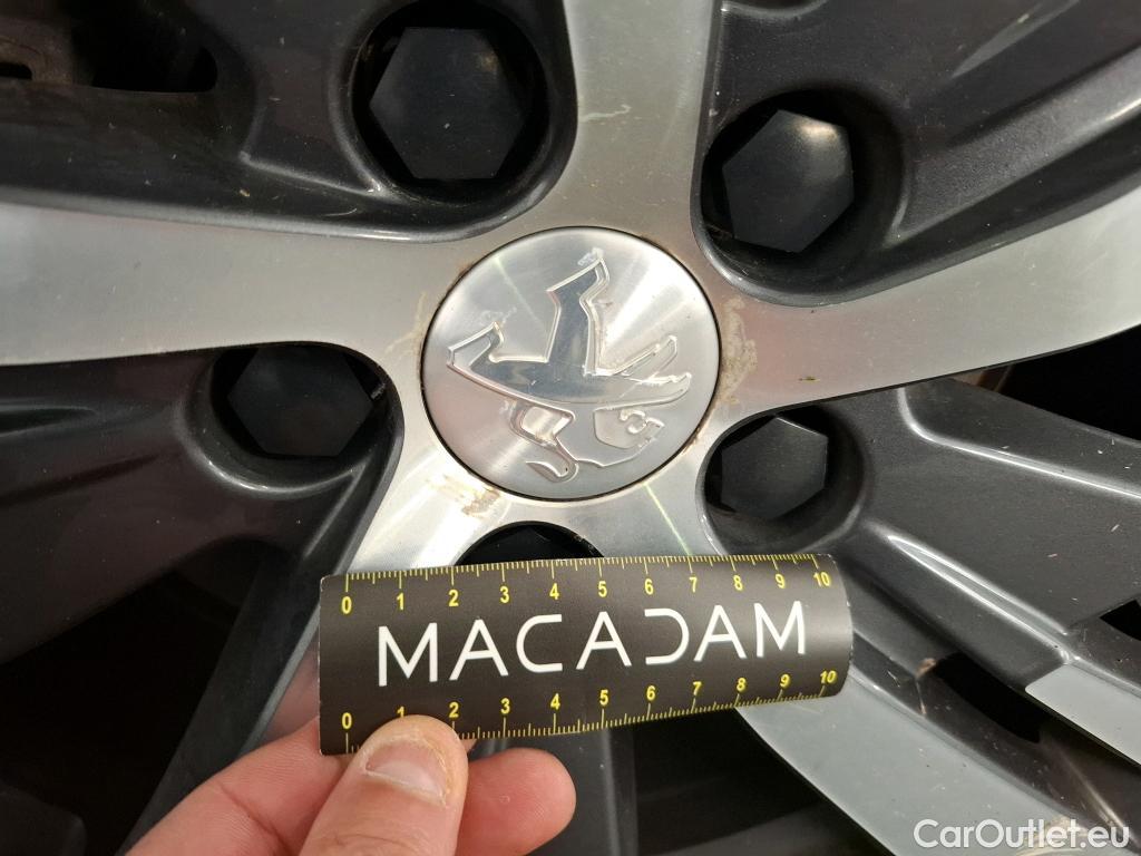  Peugeot  3008  II Allure Pack 1.5 HDi 130CV BVA8 E6d #37