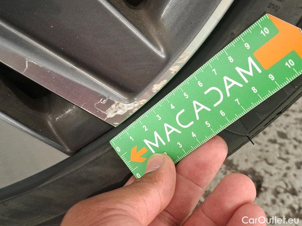  Peugeot  2008 PEUGEOT  5p Crossover BlueHDi 100 ¤6.c S&S ALLURE BUSINESS #29