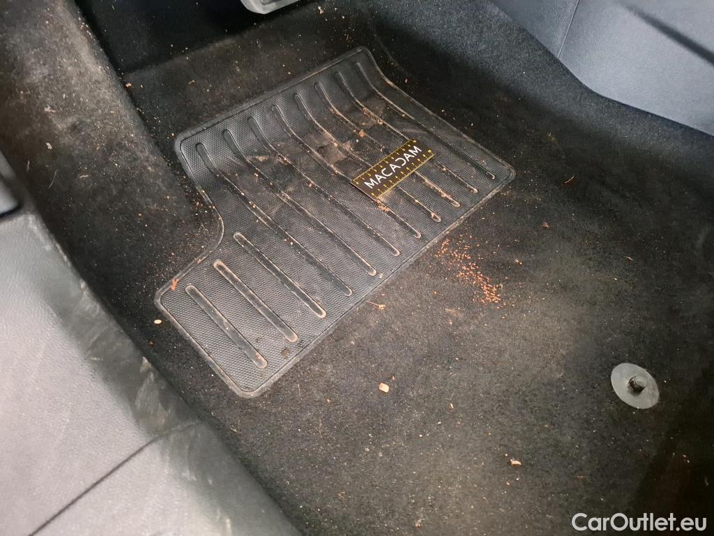  Peugeot  2008  Allure Business 1.5 HDi 130CV BVA8 E6d
 #4