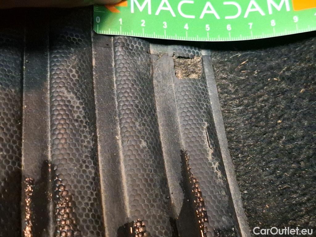  Peugeot  2008 PEUGEOT  5p Crossover BlueHDi 100 ¤6.c S&S ALLURE BUSINESS #66