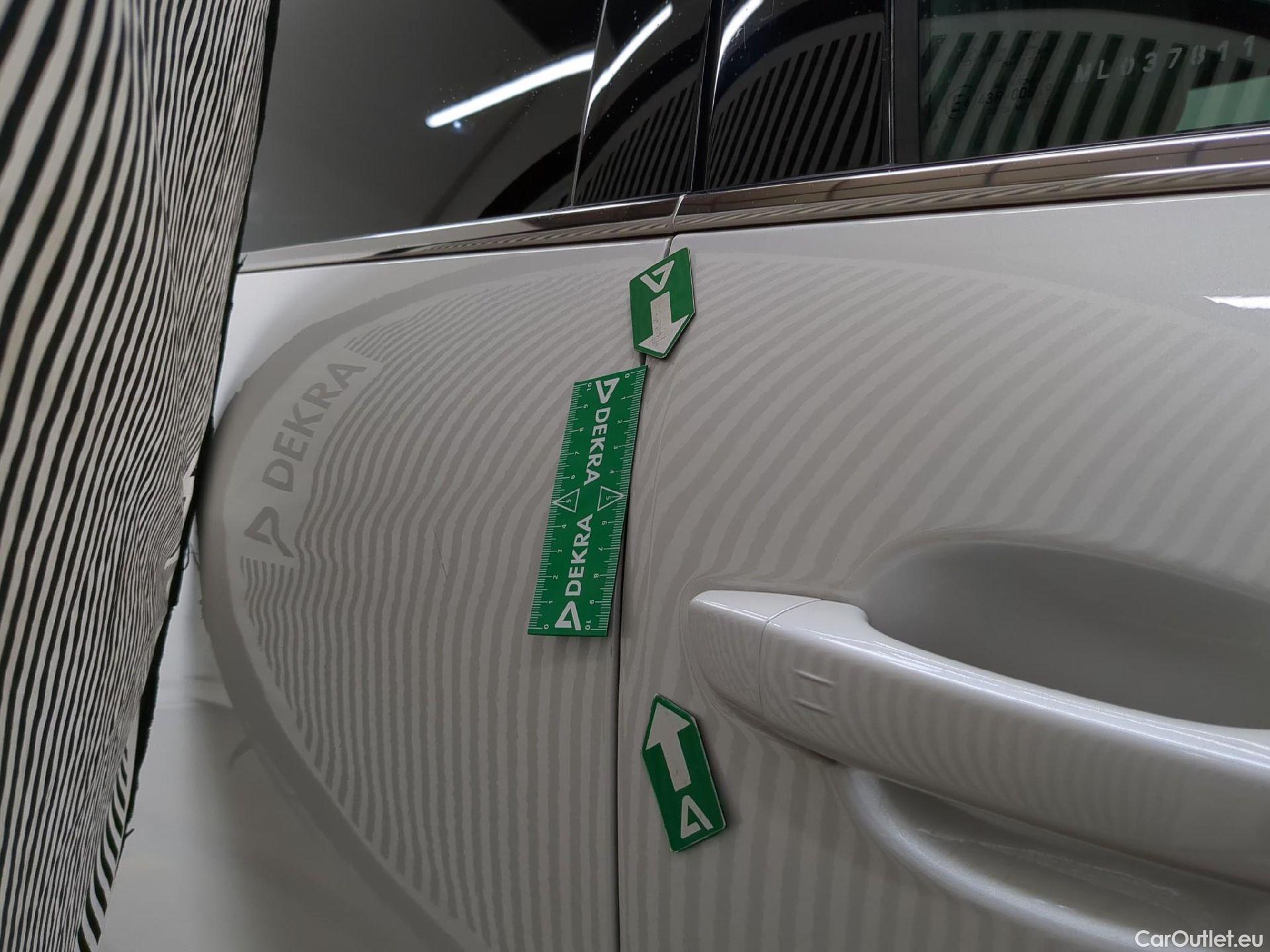  Peugeot  5008  GT Line 1.5 HDi 130CV BVA8 7 Sieges E6dT #18