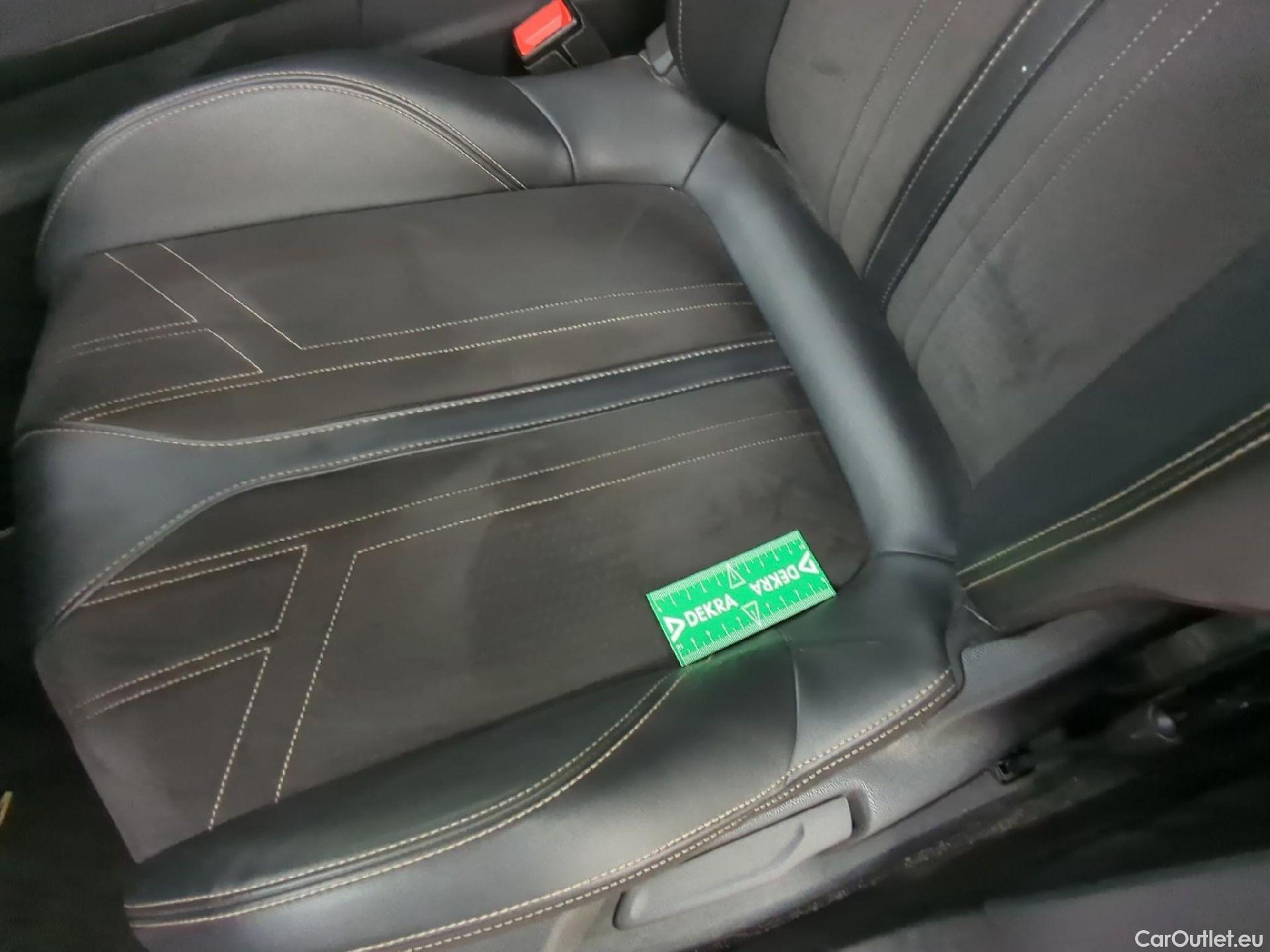  Peugeot  5008  GT Line 1.5 HDi 130CV BVA8 7 Sieges E6dT #1