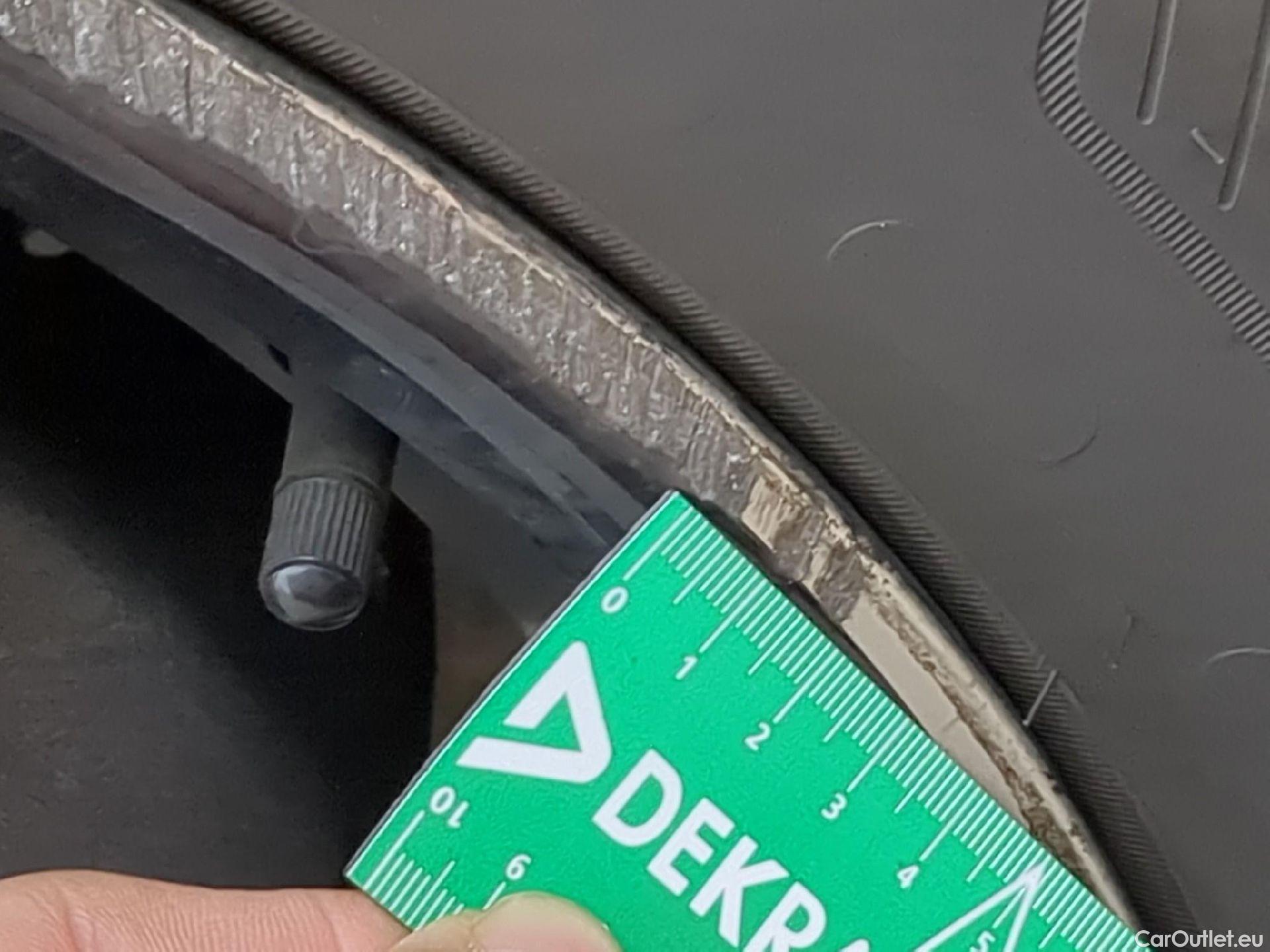  Peugeot  5008  GT Line 1.5 HDi 130CV BVA8 7 Sieges E6dT #9