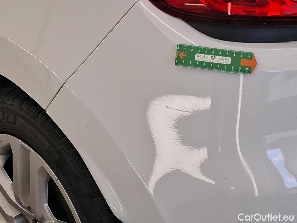  Renault  Clio  IV Business 0.9 TCe 90CV BVM5 E6 #27