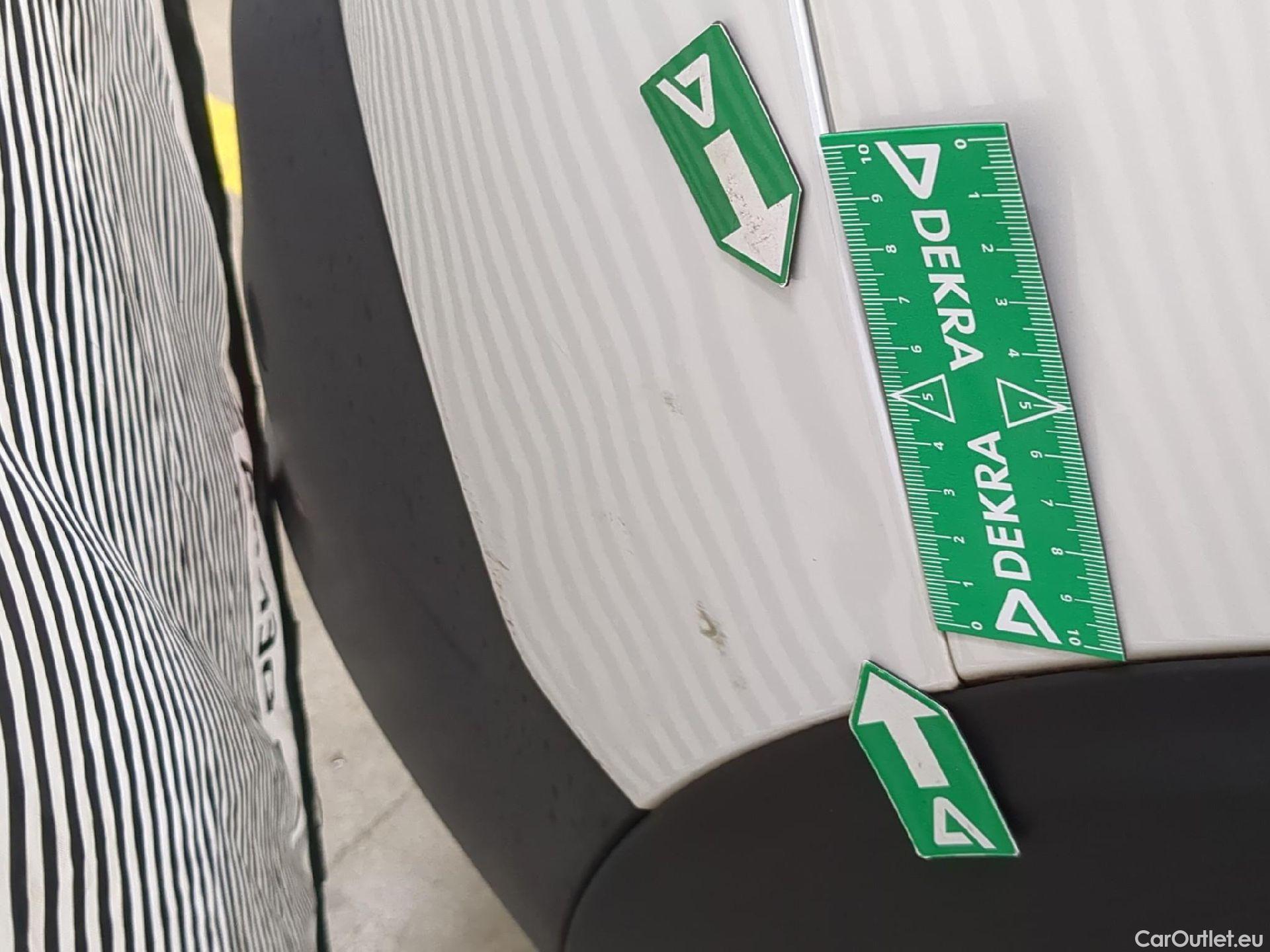  Peugeot  5008  GT Line 1.5 HDi 130CV BVA8 7 Sieges E6dT #14