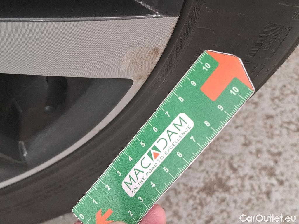  Peugeot  5008  Allure Pack 1.5 HDi 130CV BVA8 7 Sieges E6d #27