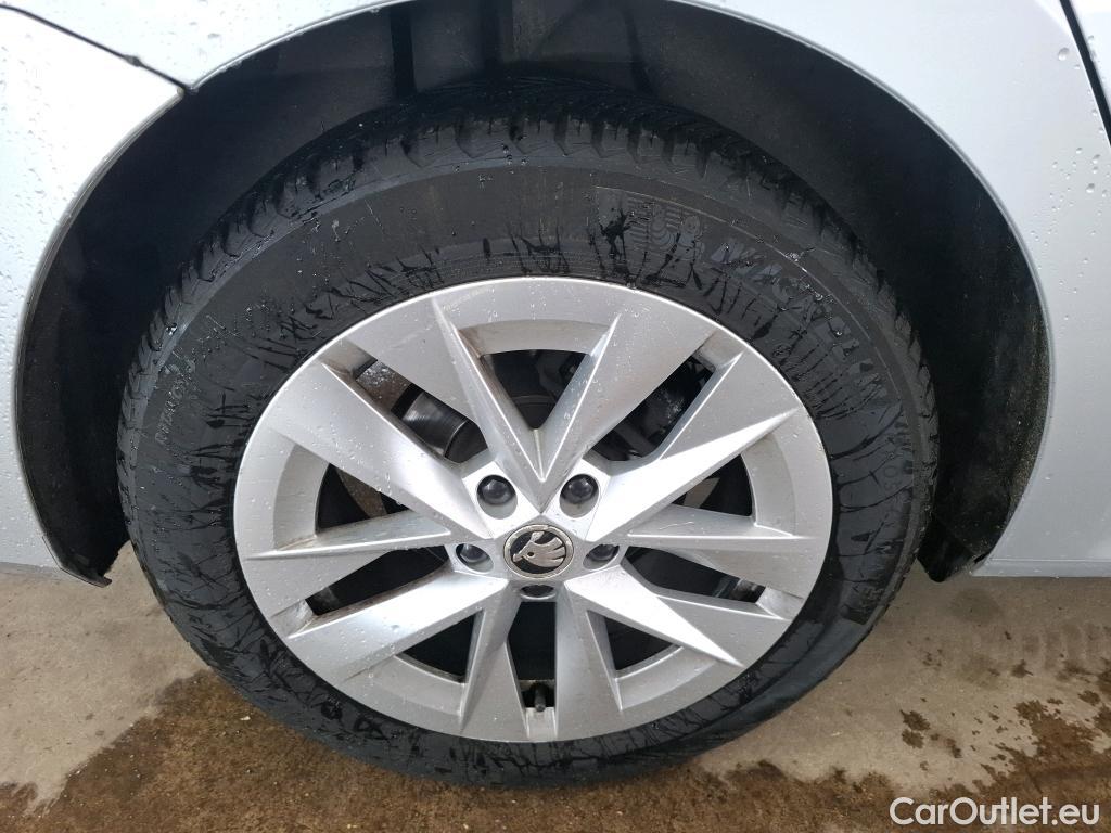  Skoda  Octavia  Berline Style 2.0 TDI 150CV BVA7 E6d #36