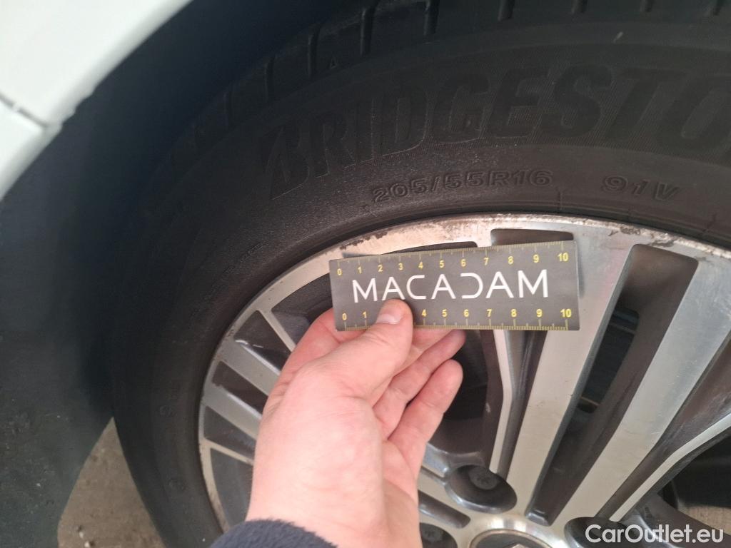  Renault  Megane  IV Berline 5 ptes. Intens 1.5 dCi 115CV BVA7 E6d #29