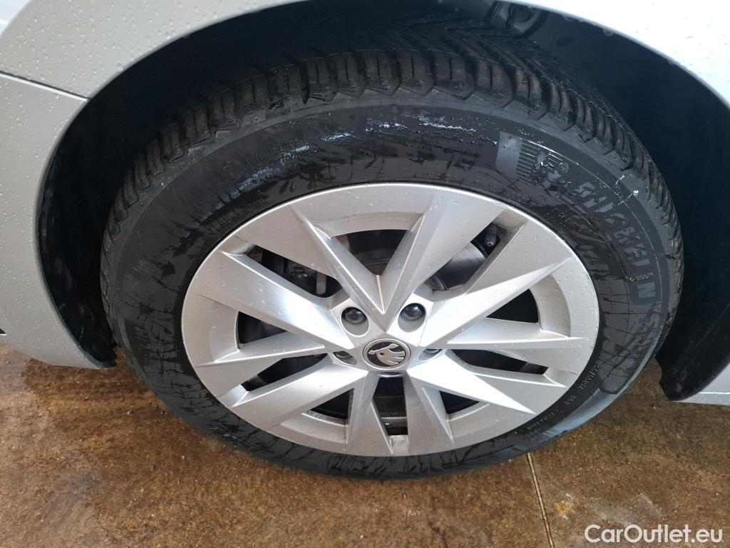  Skoda  Octavia  Berline Style 2.0 TDI 150CV BVA7 E6d #5