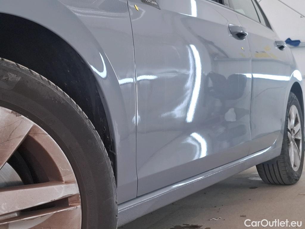  Volkswagen  Golf  VOLKSWAGEN / 2020 / 5P / Berline 1.0 eTSI OPF 110 DSG7 Life Business 1st #18