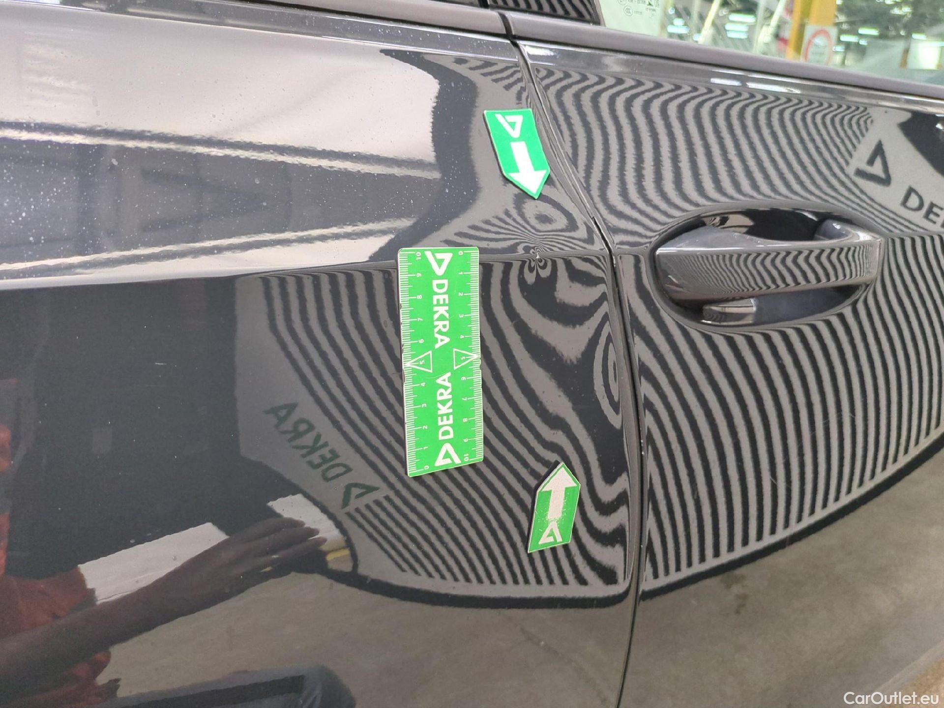  Volkswagen  Golf  VOLKSWAGEN / 2020 / 5P / Berline 1.5 eTSI OPF 130 DSG7 Life Busi #25