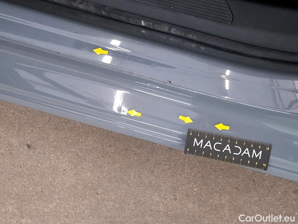  Volkswagen  Golf  VOLKSWAGEN / 2020 / 5P / Berline 1.0 eTSI OPF 110 DSG7 Life Business 1st #76