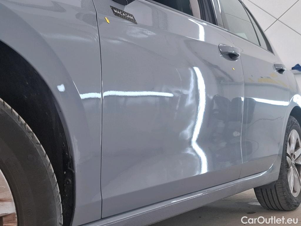  Volkswagen  Golf  VOLKSWAGEN / 2020 / 5P / Berline 1.0 eTSI OPF 110 DSG7 Life Business 1st #17