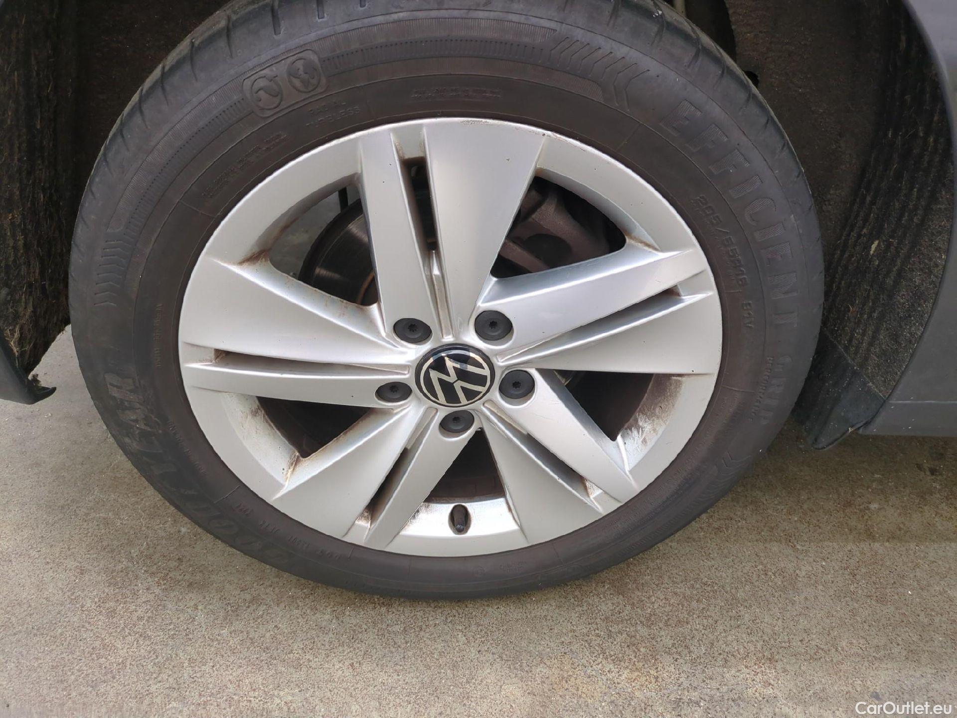  Volkswagen  Golf  VOLKSWAGEN / 2020 / 5P / Berline 1.5 eTSI OPF 130 DSG7 Life Busi #1