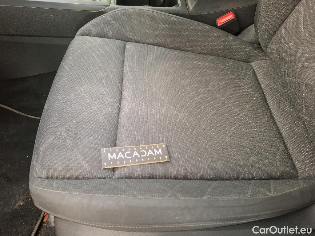  Volkswagen  Golf  VOLKSWAGEN / 2020 / 5P / Berline 1.0 eTSI OPF 110 DSG7 Life Business 1st #80