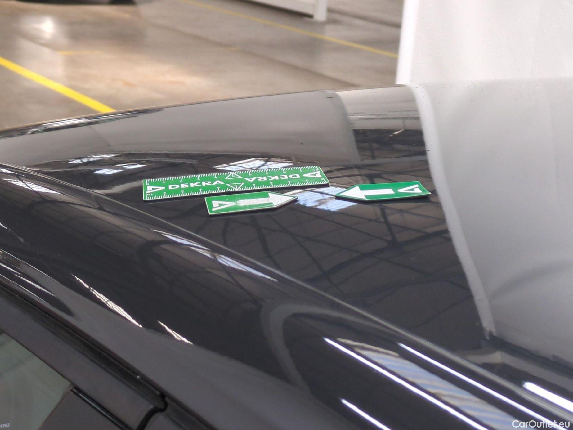  Volkswagen  Golf  VOLKSWAGEN / 2020 / 5P / Berline 1.5 eTSI OPF 130 DSG7 Life Busi #15