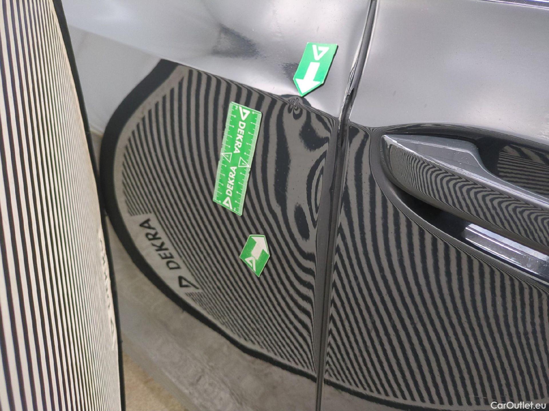  Volkswagen  Golf  VOLKSWAGEN / 2020 / 5P / Berline 1.5 eTSI OPF 130 DSG7 Life Busi #26