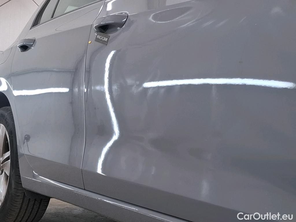  Volkswagen  Golf  VOLKSWAGEN / 2020 / 5P / Berline 1.0 eTSI OPF 110 DSG7 Life Business 1st #43