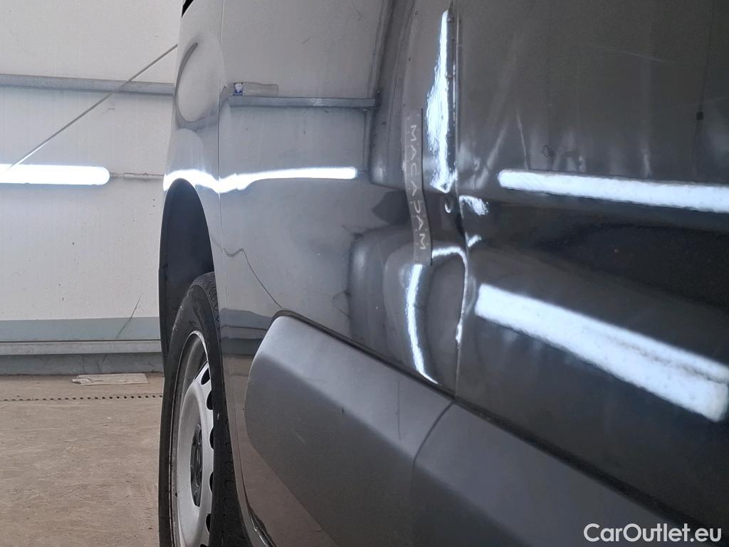  Citroen  Berlingo  Fourgon Club M 1000 1.5 BlueHDi 130CV BVA8 E6dT #28