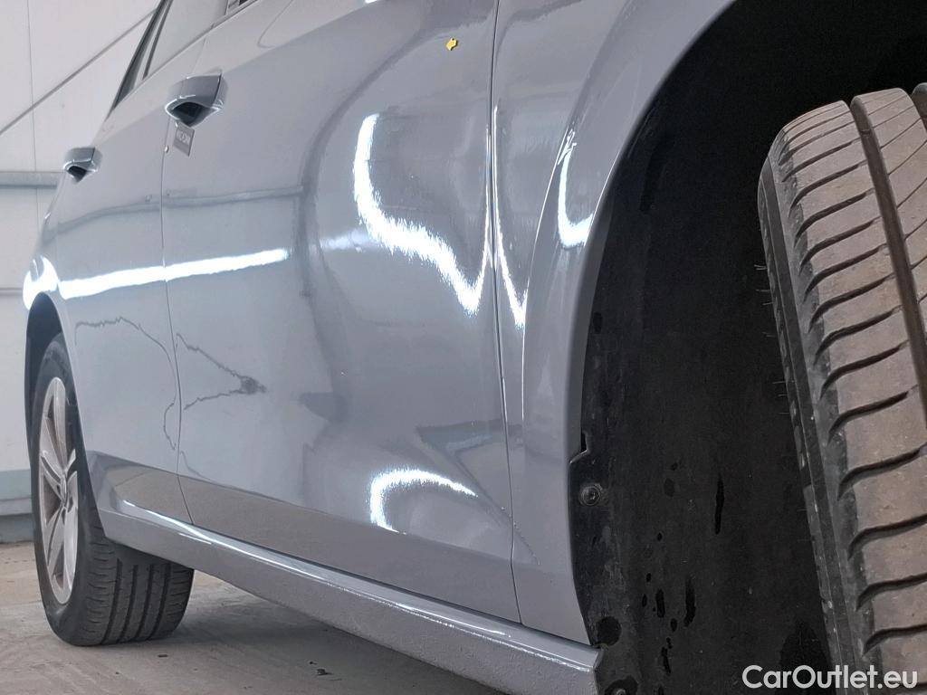  Volkswagen  Golf  VOLKSWAGEN / 2020 / 5P / Berline 1.0 eTSI OPF 110 DSG7 Life Business 1st #50