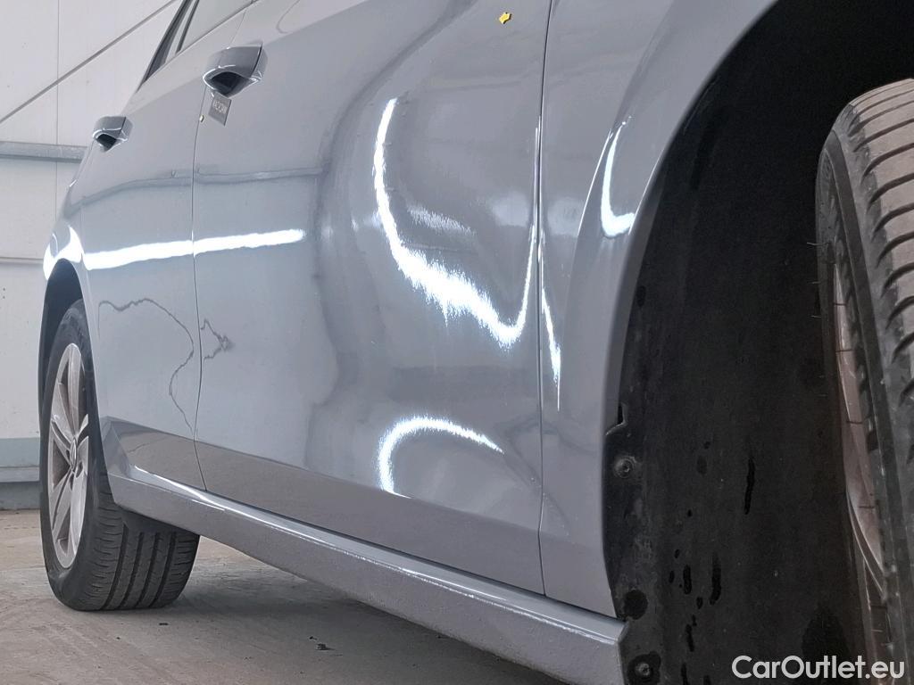  Volkswagen  Golf  VOLKSWAGEN / 2020 / 5P / Berline 1.0 eTSI OPF 110 DSG7 Life Business 1st #49