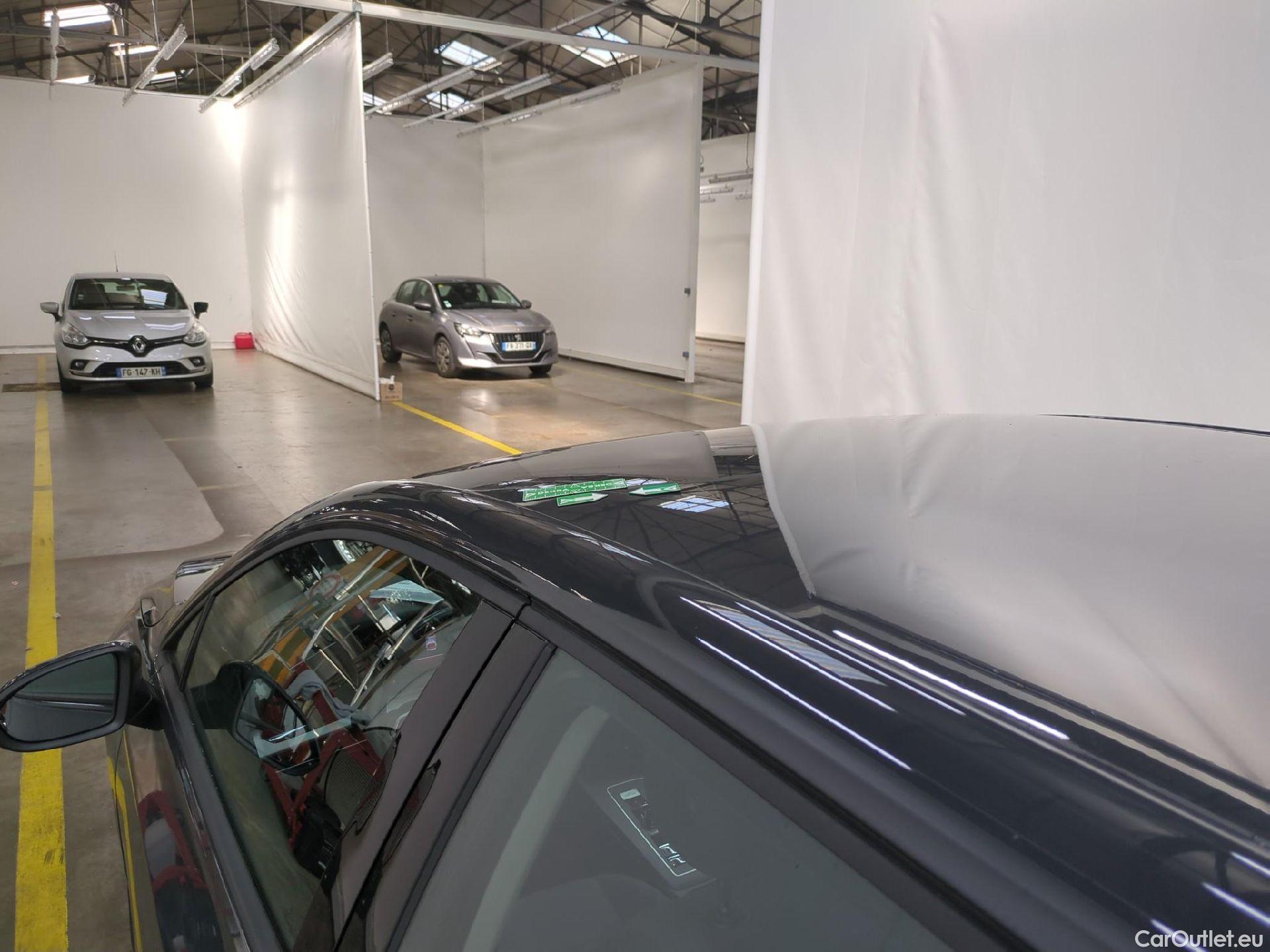  Volkswagen  Golf  VOLKSWAGEN / 2020 / 5P / Berline 1.5 eTSI OPF 130 DSG7 Life Busi #13