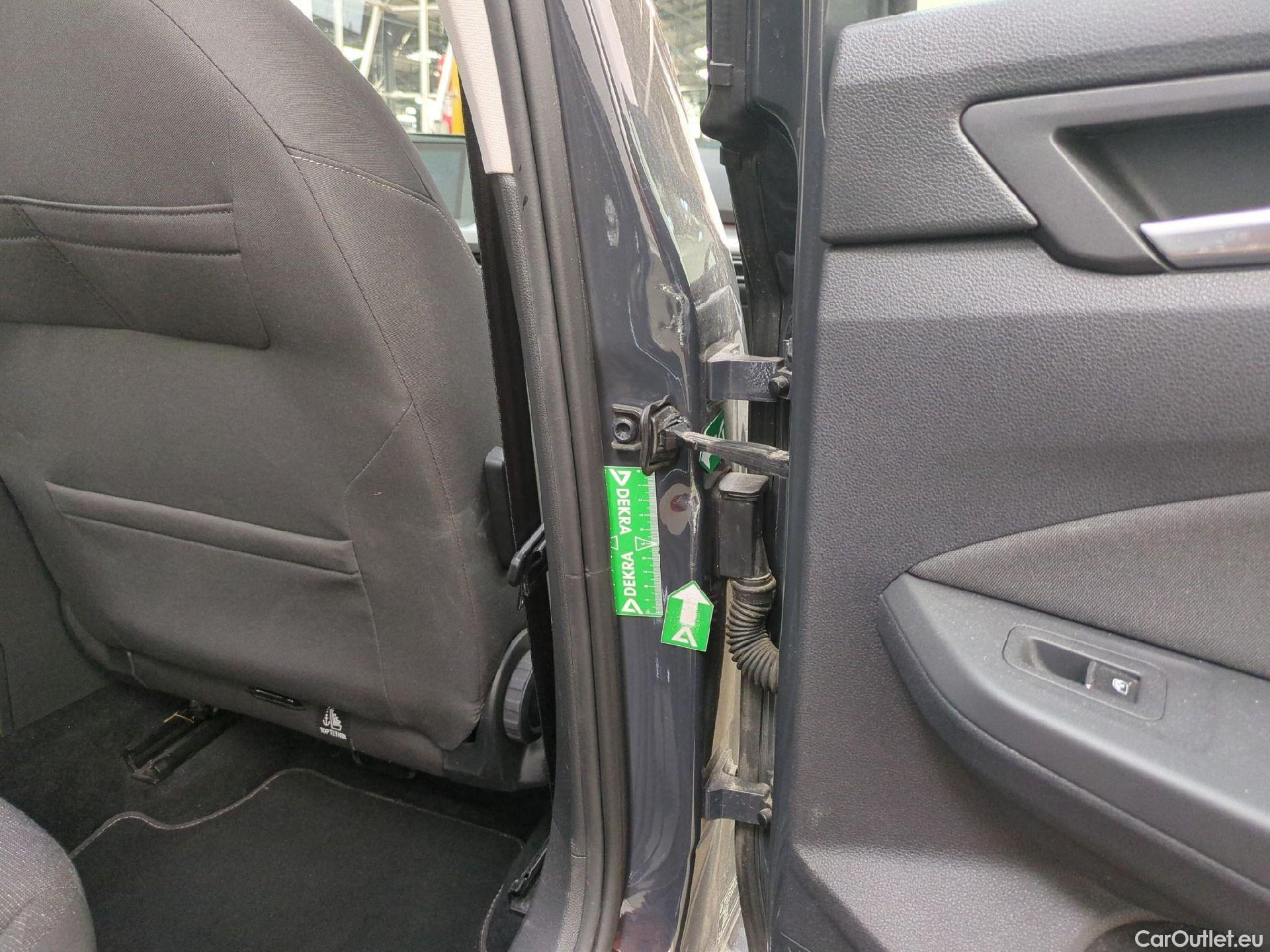  Volkswagen  Golf  VOLKSWAGEN / 2020 / 5P / Berline 1.5 eTSI OPF 130 DSG7 Life Busi #32