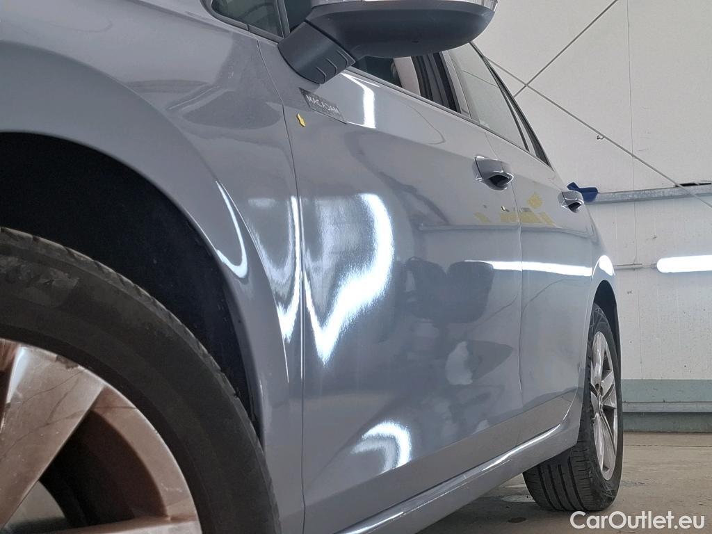  Volkswagen  Golf  VOLKSWAGEN / 2020 / 5P / Berline 1.0 eTSI OPF 110 DSG7 Life Business 1st #20