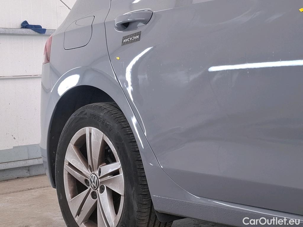  Volkswagen  Golf  VOLKSWAGEN / 2020 / 5P / Berline 1.0 eTSI OPF 110 DSG7 Life Business 1st #25