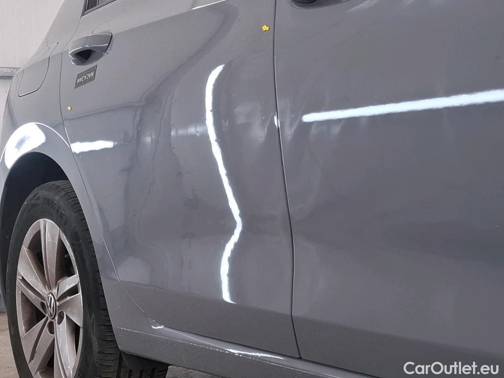  Volkswagen  Golf  VOLKSWAGEN / 2020 / 5P / Berline 1.0 eTSI OPF 110 DSG7 Life Business 1st #35