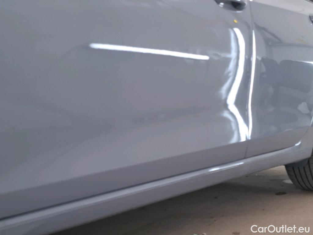  Volkswagen  Golf  VOLKSWAGEN / 2020 / 5P / Berline 1.0 eTSI OPF 110 DSG7 Life Business 1st #13