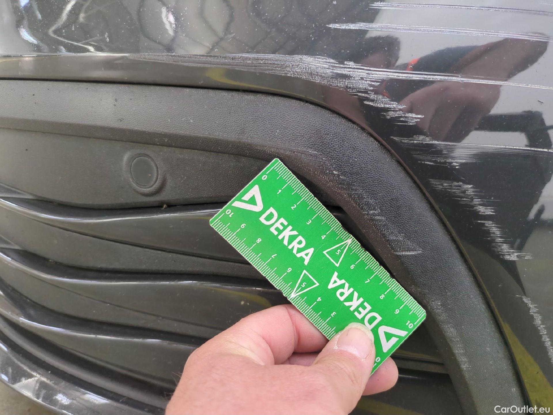  Volkswagen  Golf  VOLKSWAGEN / 2020 / 5P / Berline 1.5 eTSI OPF 130 DSG7 Life Busi #10