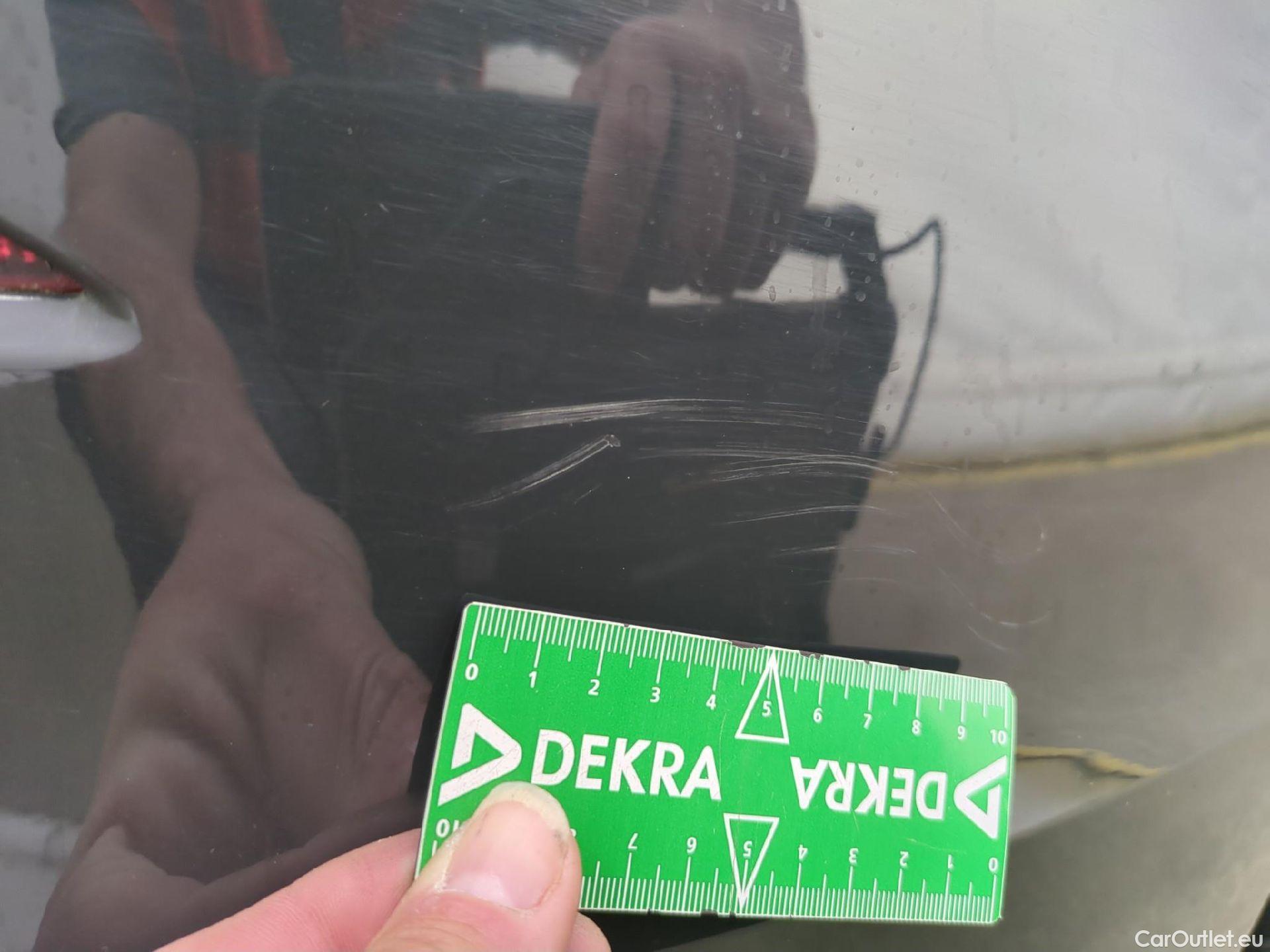  Volkswagen  Golf  VOLKSWAGEN / 2020 / 5P / Berline 1.5 eTSI OPF 130 DSG7 Life Busi #17