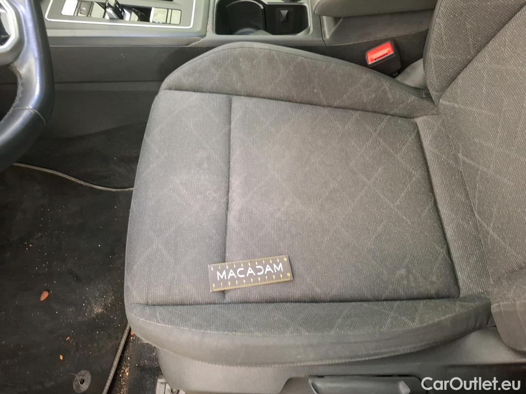  Volkswagen  Golf  VOLKSWAGEN / 2020 / 5P / Berline 1.0 eTSI OPF 110 DSG7 Life Business 1st #78