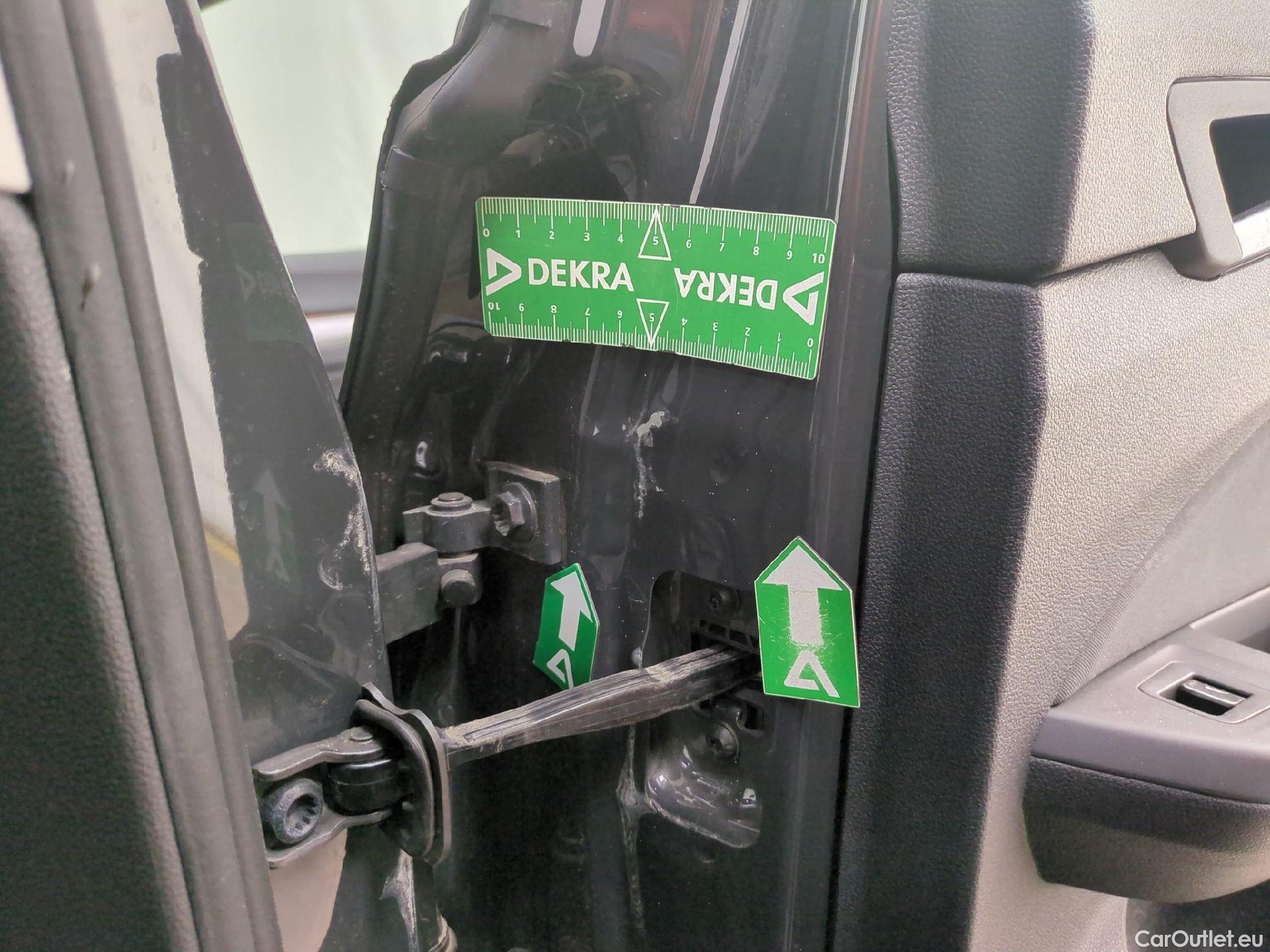  Volkswagen  Golf  VOLKSWAGEN / 2020 / 5P / Berline 1.5 eTSI OPF 130 DSG7 Life Busi #24