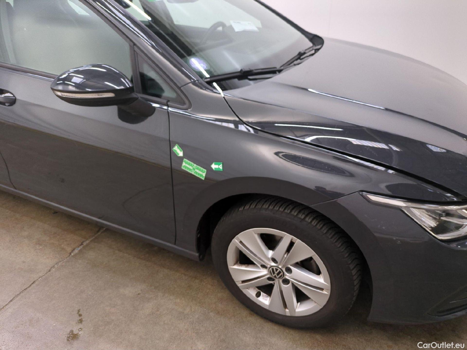  Volkswagen  Golf  VOLKSWAGEN / 2020 / 5P / Berline 1.5 eTSI OPF 130 DSG7 Life Busi #37