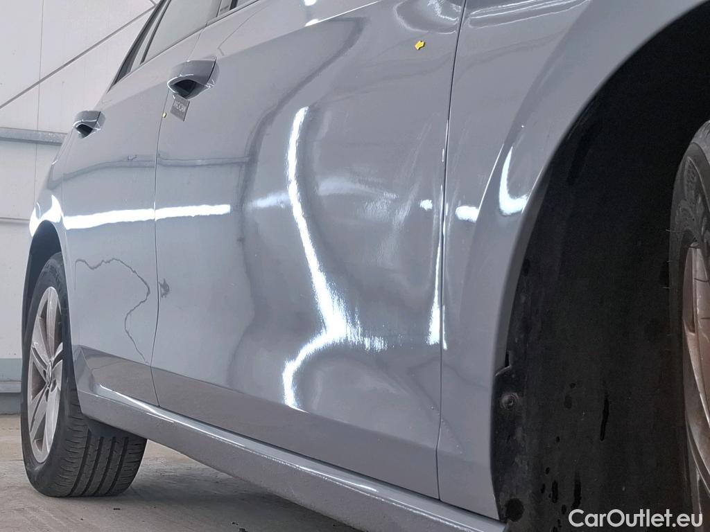  Volkswagen  Golf  VOLKSWAGEN / 2020 / 5P / Berline 1.0 eTSI OPF 110 DSG7 Life Business 1st #48