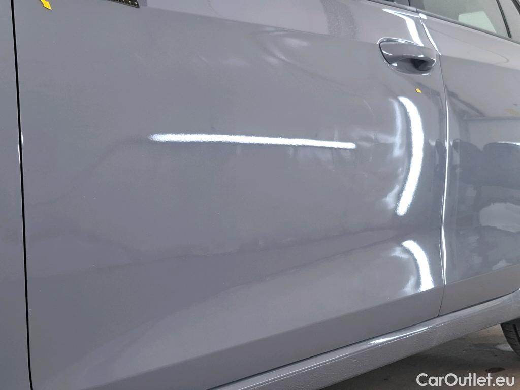  Volkswagen  Golf  VOLKSWAGEN / 2020 / 5P / Berline 1.0 eTSI OPF 110 DSG7 Life Business 1st #14