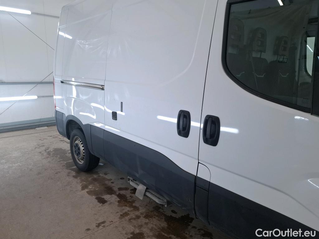  Iveco  Daily IVECO  / 2014 / 4P / Fourgon tôlé 2.3 35S16SA8 V11 H2 3520 #19