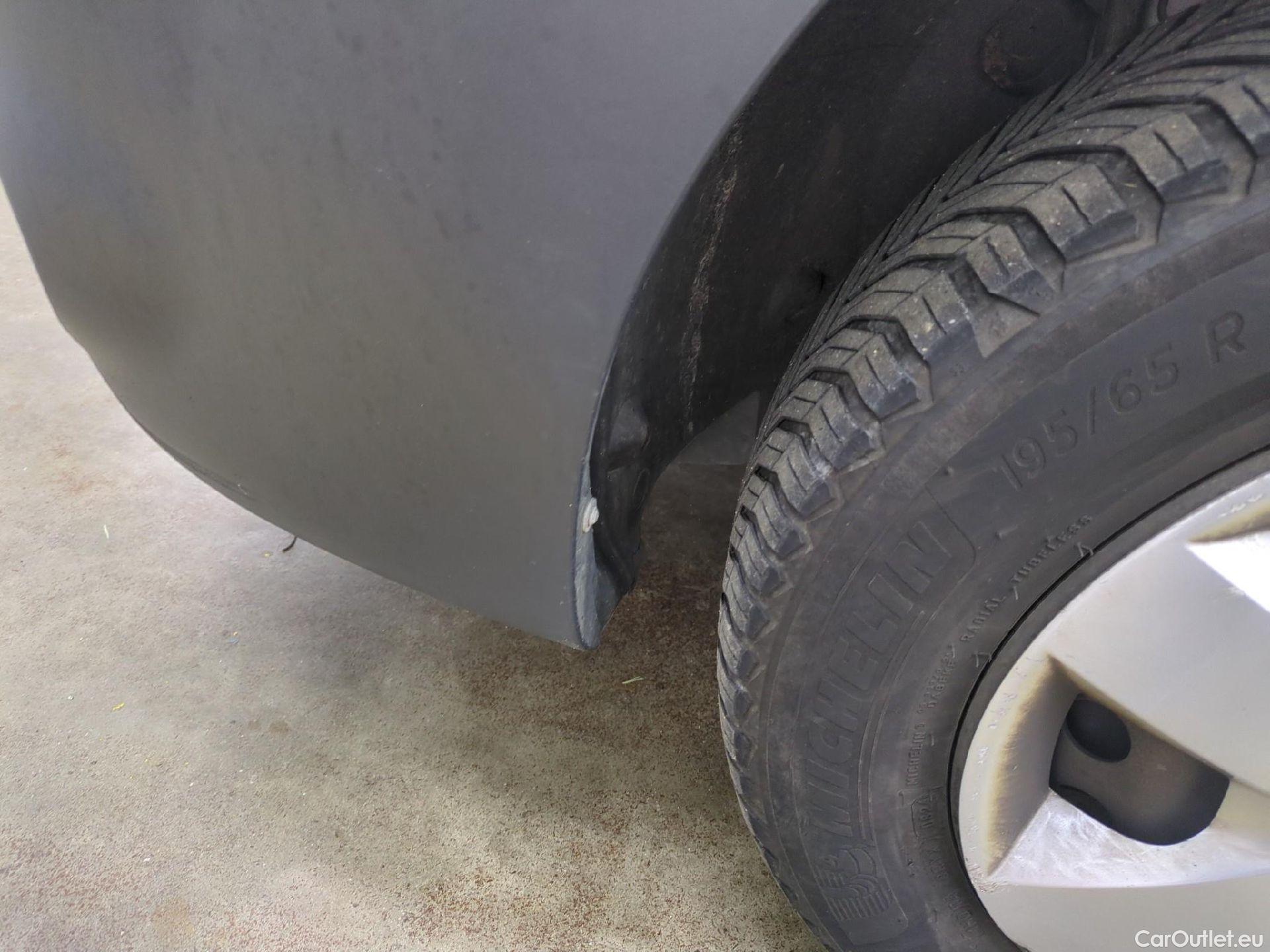  Renault  Kangoo  Express Maxi Extra (Série Spéciale) - Cab. Appr. 1.5 dCi 110CV BVM6 E6 #7