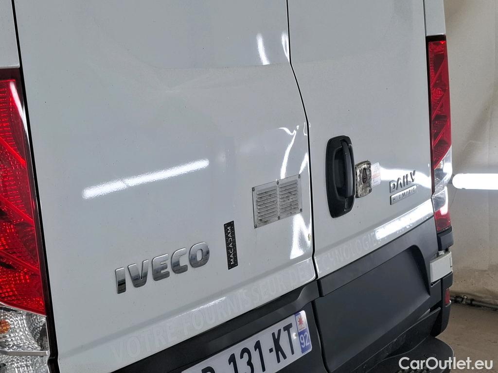  Iveco  Daily IVECO  / 2014 / 4P / Fourgon tôlé 2.3 35S16SA8 V11 H2 3520 #9